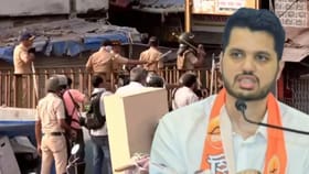 वांद्रे येथील लाठीचार्जनंतर ठाकरे गटाची तडकाफडकी पत्रकार परिषद.