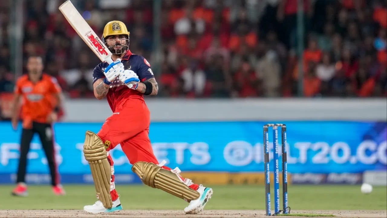 विराट, साई आणि शुबमन यांच्यात 19 व्या मोसमात आतापर्यंत सर्वाधिक चौकार लगावण्याबाबत ही चुरस आहे. तिघांकडेही जबरदस्त कामगिरी करुन सर्वाधिक चौकारांचा विक्रम आपल्या नावावर करण्याची समसमान संधी आहे. (Photo Credit: PTI)
