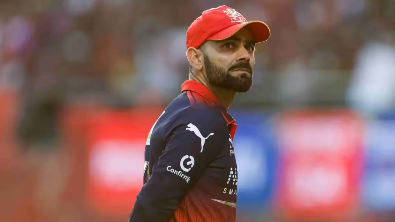 विराट कोहली, ख्रिस गेल, डेव्हिड वॉर्नर आणि केएल राहुल यांनी सलग तीन पर्वात 600 किंवा त्याहून अधिक धावा केल्या आहेत. मात्र कोणत्याही फलंदाजाने अशी कामगिरी चार वेळा केलेली नाही. आता विराट कोहली हा विक्रम रचू शकतो. (Photo: IPL/BCCI)