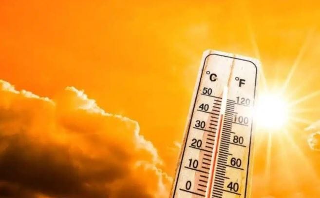 अचानकपणे सर्वांचे मोबाईल वाजू लागल्याने ही उष्णतेची लाट भयंकर असेल असा अंदाज व्यक्त केला जात आहे. त्यामुळे लोकांनी काळजी घ्यावी गरज असेल तरच घराबाहेर पडावे, असे सांगितले जात आहे. 