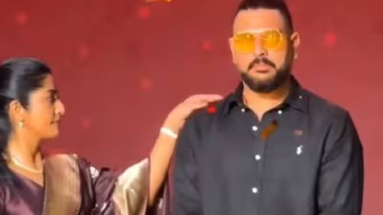 खाद्यावर हात ठेवला अन्… युवराज सिंगसोबत स्टेजवर अभिनेत्रीने जे केलं Video Viral