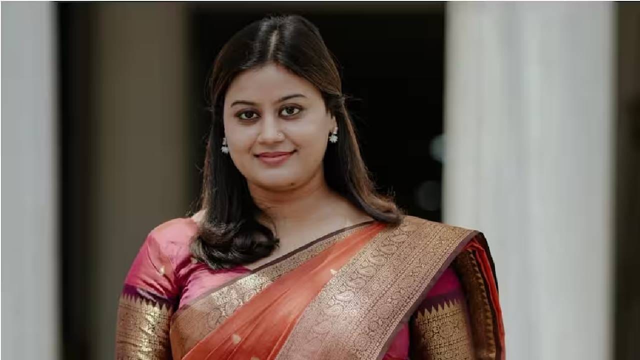 चित्रपटात अंजू जॉर्जची भूमिका साकारलल्या अनसिबा हासनला जवळपास 1 कोटी रुपये मानधन मिळाल्याचं कळतंय. तर छोटी मुलगी अनूची भूमिका साकारणाऱ्या ईस्थर अनिलला 25 लाख रुपये फी मिळाली आहे. दिग्गज अभिनेते सिद्दिकी यांना जवळपास 60 लाख रुपये मानधन मिळालं आहे. त्यांनी यामध्ये पुन्हा एकदा प्रभाकरची भूमिका साकारली आहे.