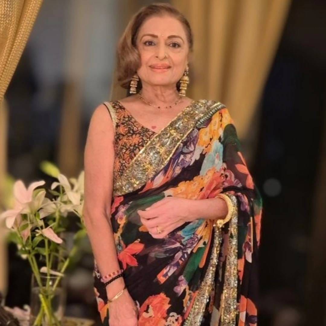 "परिस्थिती इतकी बिघडते की स्वत:ला संपवावसं वाटतं. तीन दिवसांपूर्वीच मी माझ्या मुलीला म्हणाले, मी कशासाठी जगतेय? मी समाजात किंवा माझ्या कलेसाठी आता काय योगदान देतेय? मी या इंडस्ट्रीला खूप काही दिलं. मी प्रत्येक प्रकारची भूमिका साकारली आहे आणि अनेक पुरस्कार पटकावले आहेत. मग दोष कोणाला द्यायचा - मला की इंडस्ट्रीला", असा सवाल त्यांनी केला आहे.