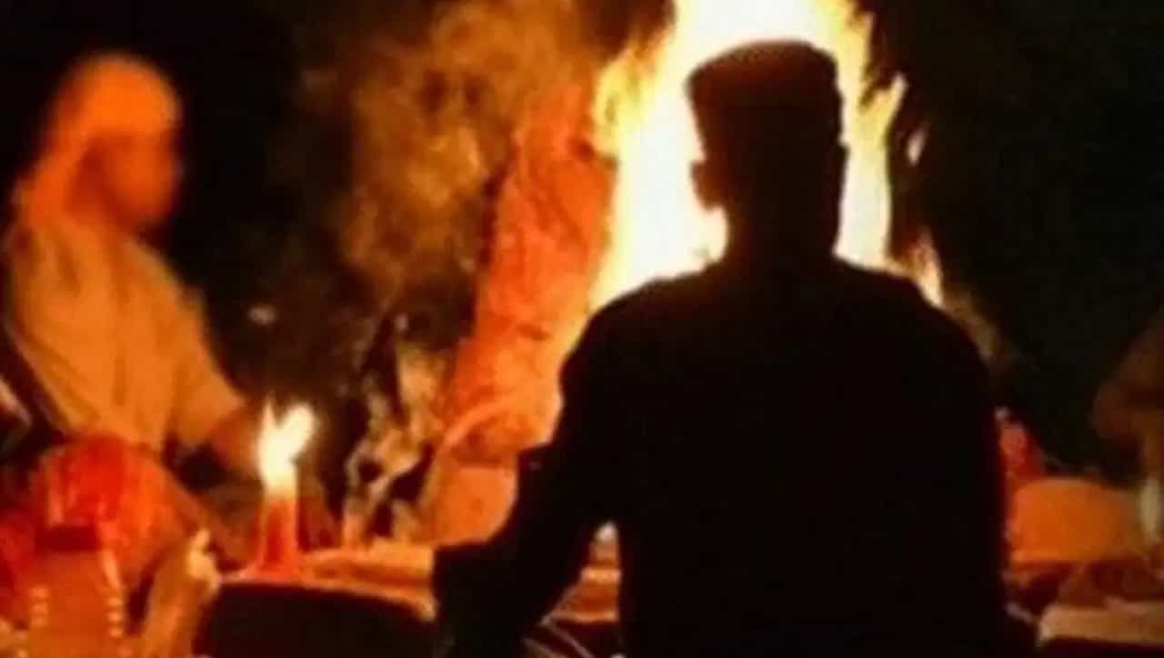 बायको परत पाहिजे म्हणून जावई थेट कब्रस्तानात पोहोचला, मध्यरात्री त्याने जे केलं, ते पाहून अंगावर काटा येईल!