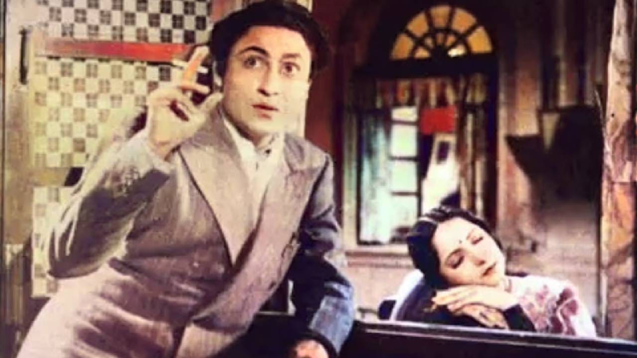 या चित्रपटाने बॉक्स ऑफिसवर इतिहास रचला होता. ‘किस्मत’च्या यशानंतर अशोक कुमार रातोरात मोठे स्टार बनले. असे म्हटले जाते की, या चित्रपटाने त्यांना हिंदी सिनेसृष्टीतील पहिले सुपरस्टार बनवले होते. त्या काळात लोक केवळ कथेचेच नाही, तर त्यांच्या अनोख्या शैलीचे आणि अभिनयाचेही वेडे झाले होते. चित्रपटातील त्यांची भूमिका इतर चित्रपटांपेक्षा खूप वेगळी होती आणि हीच गोष्ट प्रेक्षकांना सर्वात जास्त आवडली. चित्रपटगृहांमध्ये लोक शिट्ट्या वाजवायचे आणि टाळ्यांचा कडकडाट दीर्घकाळ ऐकू यायचा.