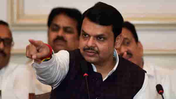 CM फडणवीस संतापले... फोन करून अधिकाऱ्यांना झाप झाप झापलं, हॉस्टेलमधील मुलींचा क्षणात प्रश्न सुटला
