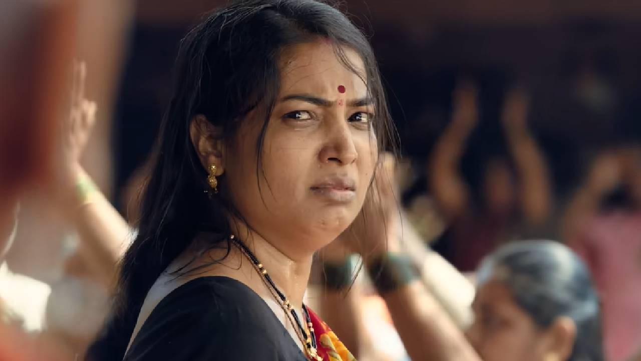 या चित्रपटाची कथा, पटकथा, संवाद आणि दिग्दर्शन प्रवीण तरडे यांचं आहे. त्यांच्या वास्तववादी मांडणीमुळे आणि प्रभावी लेखनशैलीमुळे चित्रपट अधिक प्रभावी ठरला आहे. प्रदर्शित होताच मिळालेल्या अभूतपूर्व प्रतिसादामुळे ‘देऊळ बंद 2 – आता परीक्षा देवाची’ हा चित्रपट मराठी चित्रपटसृष्टीतील यंदाचा सर्वाधिक चर्चेत असलेला आणि संभाव्य ब्लॉकबस्टर चित्रपट ठरणार असल्याची चर्चा चित्रपट वर्तुळात सुरू झाली आहे.
