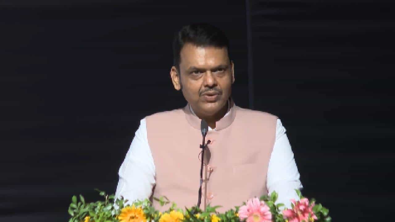 गेल्या 12 वर्षात देशात काय विकास झाला? फडणवीसांनी A टू Z सांगितलं; म्हणाले यूपीएच्या काळात...