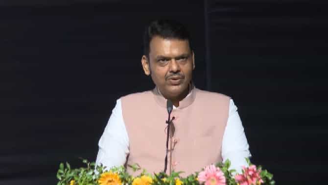 गेल्या 12 वर्षात देशात काय विकास झाला? फडणवीसांनी A टू Z सांगितलं; म्हणाले यूपीएच्या काळात...