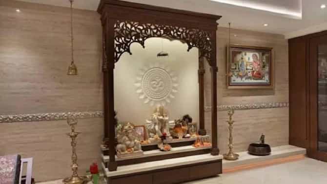 Vastushastra : देवघरात या चार गोष्टी असाव्यातच, घरात सदैव राहील सुख शांती, कधीच येणार नाहीत आर्थिक अडचणी