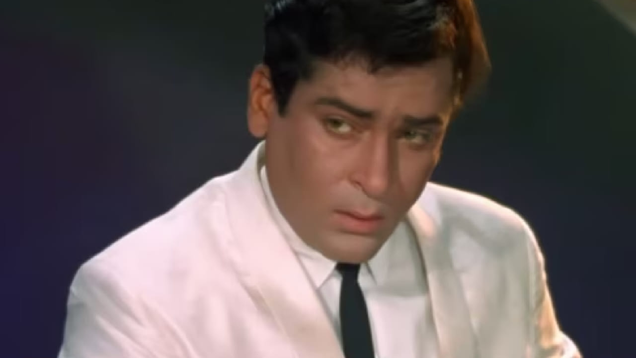या गाण्यात शम्मी कपूर आणि अभिनेत्री राजेश्रीची केमिस्ट्री प्रेक्षकांना खूप भावली होती. त्या काळातील भावनिक प्रेमकथांमध्ये या गाण्याने वेगळीच छाप सोडली. त्यामुळेच ‘दिल के झरोखे में…’ हे गाणं सोशल मीडियावर, रील्समध्ये आणि संगीतप्रेमींच्या प्लेलिस्टमध्ये कायम ऐकायला मिळतं.