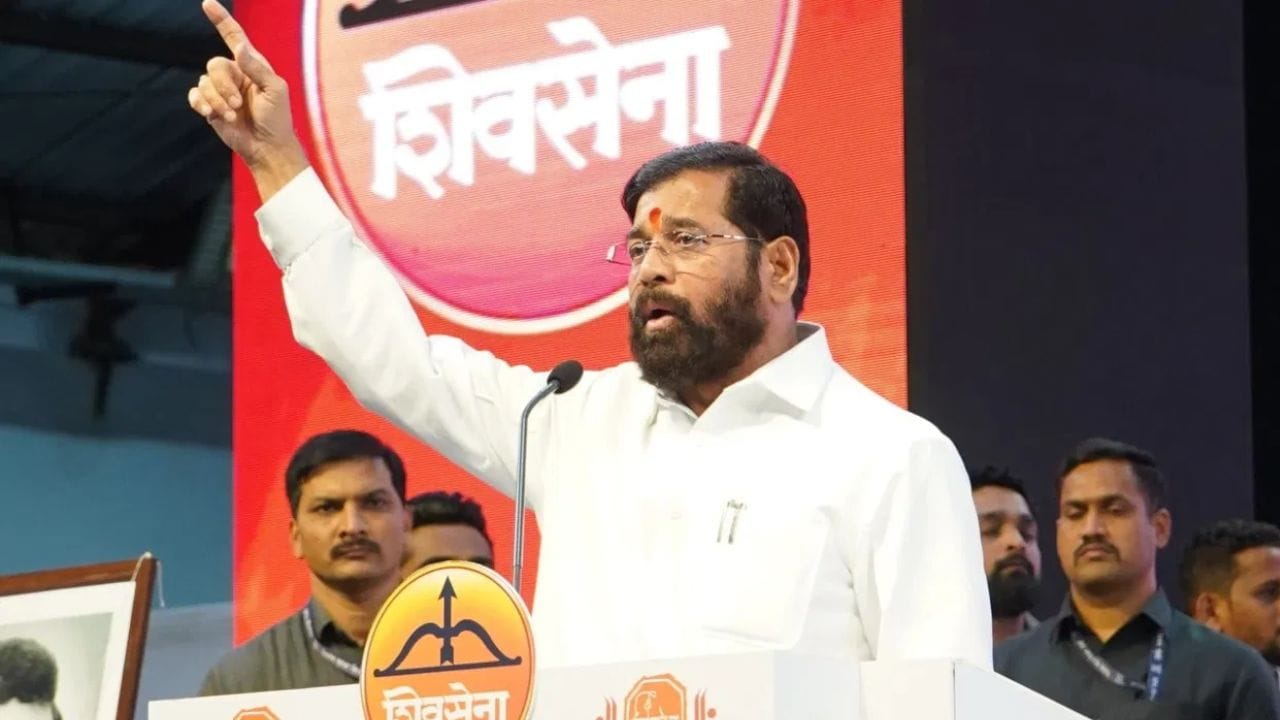 राज्याच्या राजकारणात मोठी खळबळ, बडा नेता करणार शिवसेना शिंदे गटात प्रवेश? मिळणार थेट मोठं पद राज्याच्या राजकारणात मोठी खळबळ, बडा नेता करणार शिवसेना शिंदे गटात प्रवेश? मिळणार थेट मोठं पद