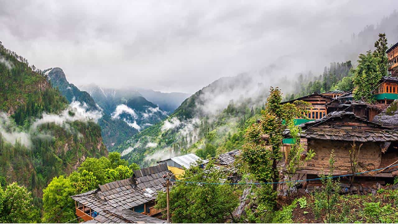 हिमाचल प्रदेशातील हे मनमोहक ठिकाणं पाहताच क्षणी ताण होईल दूर, जाणून घ्या