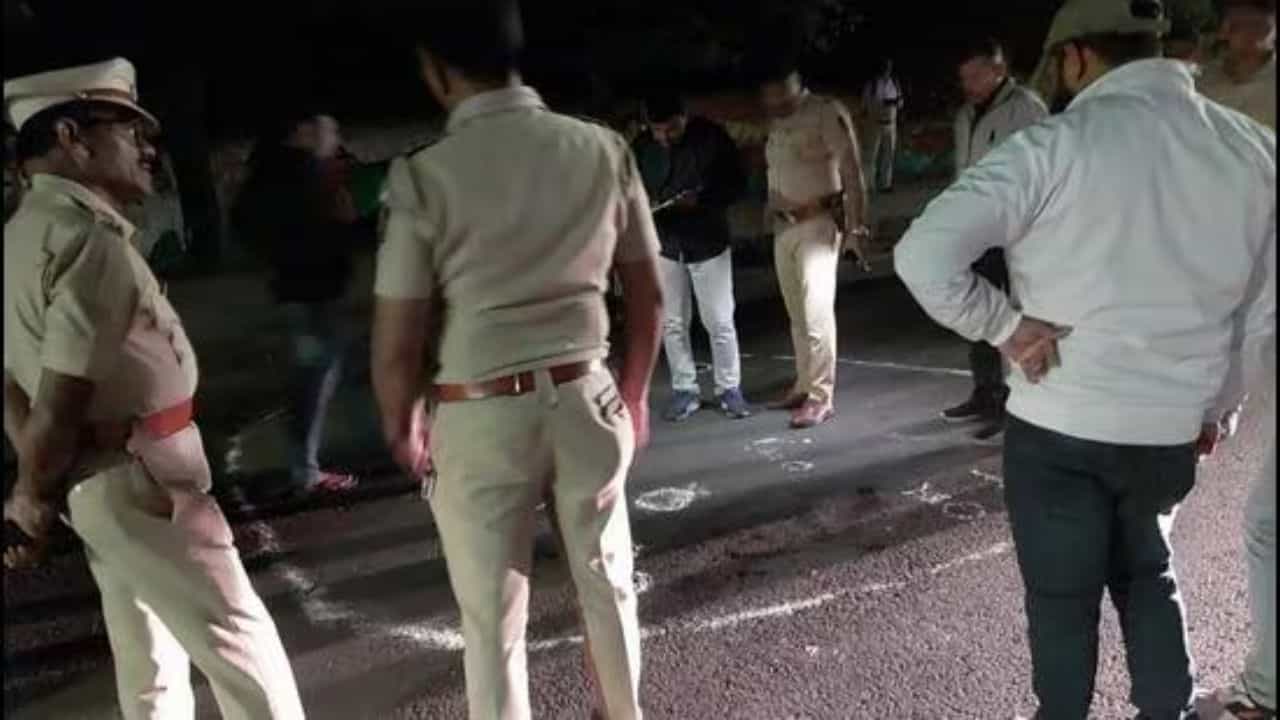 पुण्यात कारवाई करण्यास गेलेल्या पोलिसांवरच आरोपींचा गोळीबार, काय घडले नेमके ?