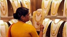 घरात किती सोनं ठेवता येतं? 1 ग्रॅम जरी जास्त असलं तरी होते कारवाई.
