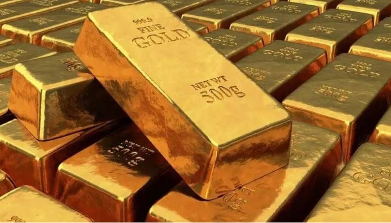 एका तोळ्याची तुलना करायची झाल्यास 10 ग्रॅम 24 कॅरेट सोन्याचा भाव 2130 रुपयांनी वाढला आहे. म्हणजेच एका आठवड्यात सोन दोन हजार रुपयांपेक्षाही वाढलं आहे. आगामी काळात जागतिक पातळीवरील तणाव असाच कायम राहिला तर ही परिस्थिती आणखी बिकट होण्याची भीती व्यक्त केली जात आहे.