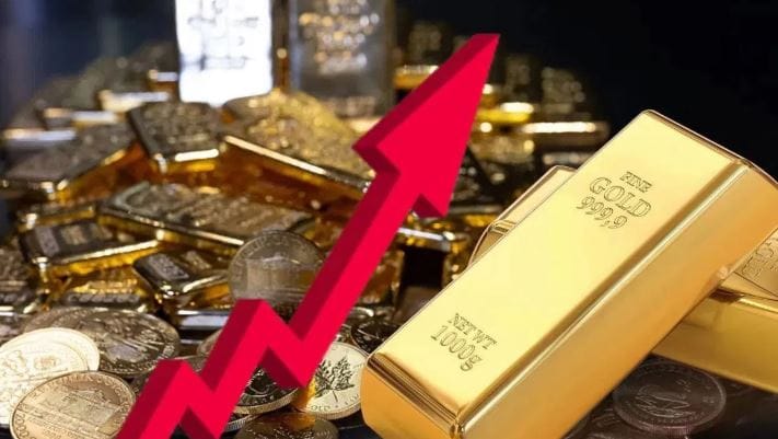 सोमवारी सोन्याचा भाव प्रत्येक 10 ग्रॅममागे 700 पेक्षा जास्त रुपयांनी वाढला आहे. या भाववाढीनंत 22 कॅरेट सोन्याचा भाव हा 146,713  रुपये प्रति 10 ग्रॅमवर पोहचला आहे. तर  24 कॅरेट सोन्याचा भाव 160,050  रुपये प्रति 10 ग्रॅमपर्यंत वाढला आहे. 