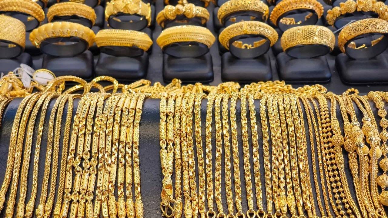 Gold Price Today : सोन्याची गुड न्यूज, किंमत सुळ्ळकन खाली, सराफा बाजारात उलटफेर.. आज खरेदीसाठी दर
