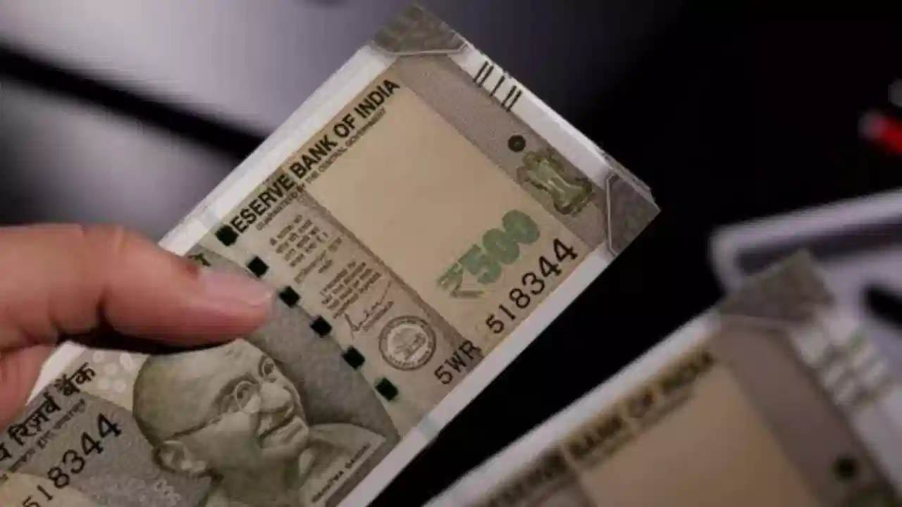 RBI चा धक्कादायक रिपोर्ट: देशात बनावट नोटांमध्ये 5.7 टक्क्यांनी वाढ RBI चा धक्कादायक रिपोर्ट: देशात बनावट नोटांमध्ये 5.7 टक्क्यांनी वाढ