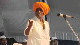 एवढा पैसा आला कुठून? मुलीच्या लग्न मंडपातच इंदोरीकर महाराजांचं उत्तर.