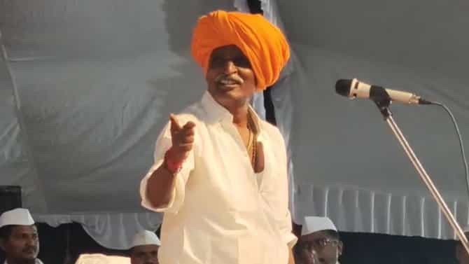 लग्नासाठी एवढा पैसा आणला कुठून? मुलीच्या भर लग्न मंडपात इंदोरीकर महाराजांचं थेट उत्तर, सगळा हिशोबच सांगून टाकला