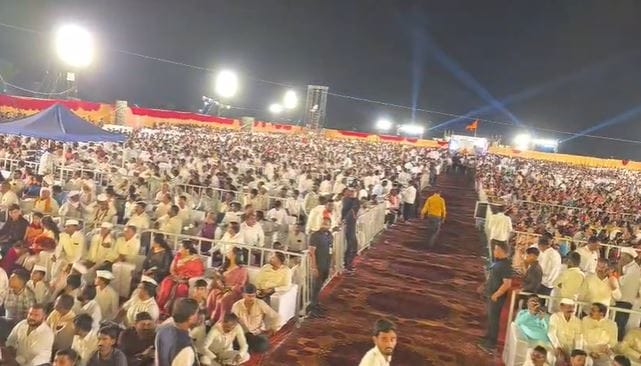 त्या विवाह सहळ्याला उपस्थित राहिलेल्या एकाचे 60 ग्रॅम वजनाचे सोन्याचे दागिने चोरी गेल्याने त्याने संगमनेर शहर पोलीस ठाण्यात फिर्याद दाखल केली आहे. चोरी केलेल्या सोन्याची वाटणी करण्यासाठी दोन जण मोटार सायकलवर राहाता तालुक्यातील ममदापुर फाटा येथे येणार असल्याची माहित स्थानिक गुन्हे शाखेच्या पथकाला मिळाली.