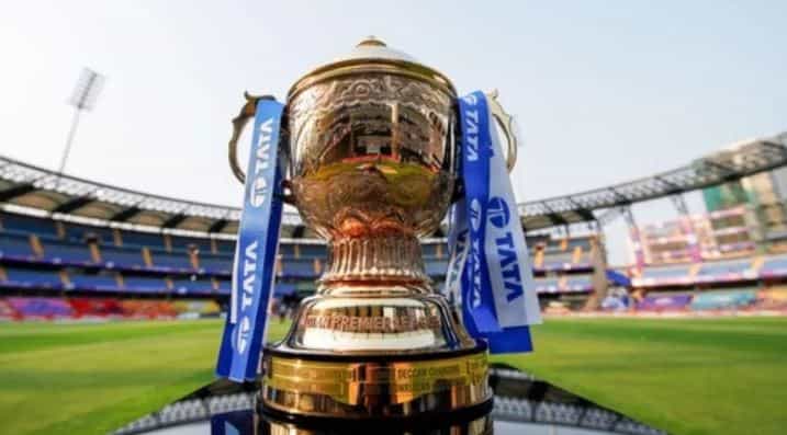 चेंबर ऑफ ट्रेड अँड इंडस्ट्रीजचे अध्यक्ष ब्रिजेश गोयल यांनी मोठी मागणी केली आहे. त्यांनी आयपीएलचे उर्वरित सामने प्रेक्षकांशिवाय आयोजित करावेत, अशी मागणी केली आहे. त्यांनी केलेल्या या मागणीची सध्या सगळीकडे चर्चा होत आहे.