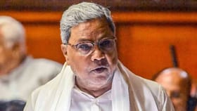 सिद्धरामय्या यांचा कर्नाटकच्या मुख्यमंत्रिपदाचा अखेर राजीनामा.