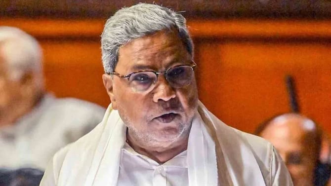 सिद्धरामय्या यांचा कर्नाटकच्या मुख्यमंत्रिपदाचा तडकाफडकी राजीनामा