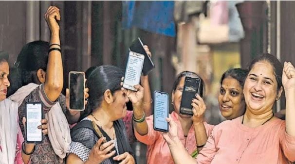 ई-केवायसी पूर्ण करण्यासाठी लाडक्या बहिणींना अनेकवेळा मुदत वाढवून देण्यात आली होती. अगदी 30 एप्रिल 2026 पर्यंत लाडक्या बहिणींना केवायसी करता येत होती. परंतु आता याच लाडक्या बहिणींना आणखी एक संधी चालून आली आहे. 