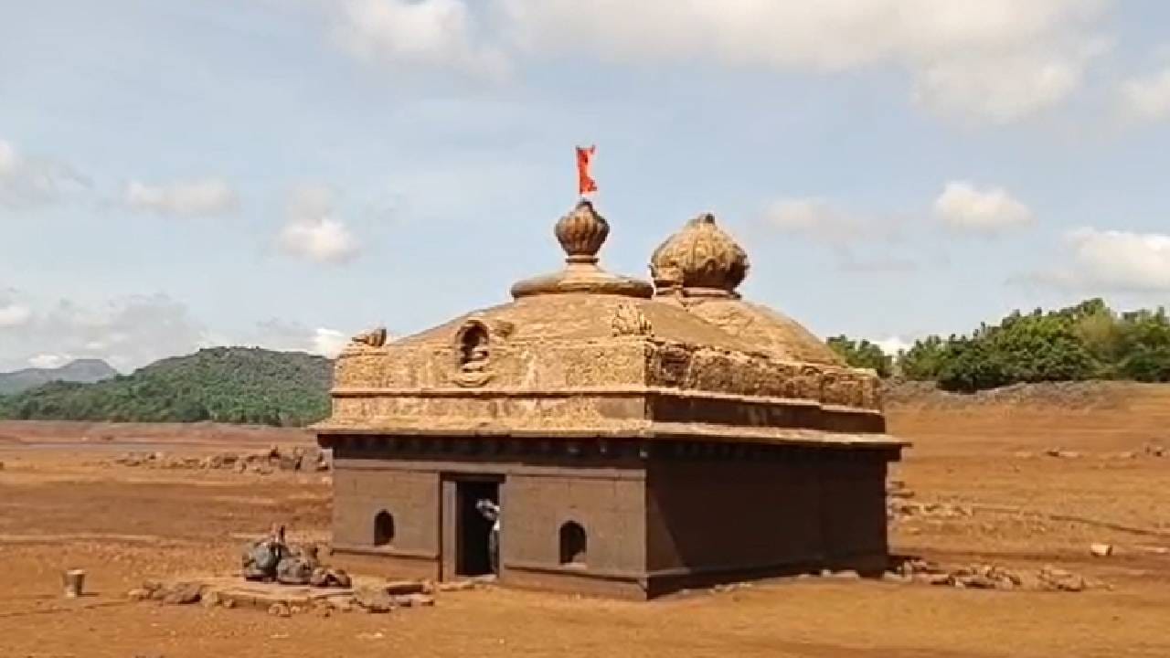 पांडवकाळात या मंदिराचे बांधकाम पूर्ण झाले असून रचना मात्र हेनाडपंती असल्याने हे पांडवकालीन मंदिर नसून हेमाडपंती आहे असं स्थानिकांच म्हणणे आहे..