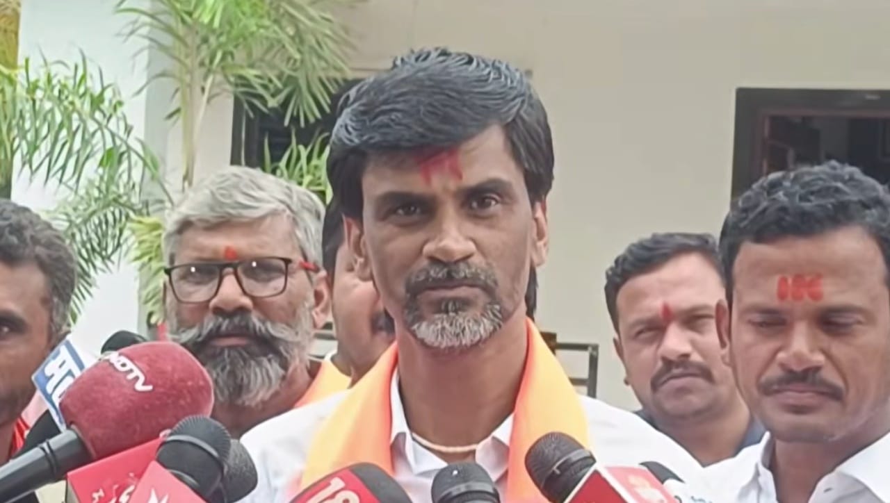 मी डोक्याला तेल लावणंही बंद केलंय, निवडणुका असेपर्यंत...; मनोज जरांगेंचा सरकारवर मोठा आरोप मी डोक्याला तेल लावणंही बंद केलंय, निवडणुका असेपर्यंत...; मनोज जरांगेंचा सरकारवर मोठा आरोप