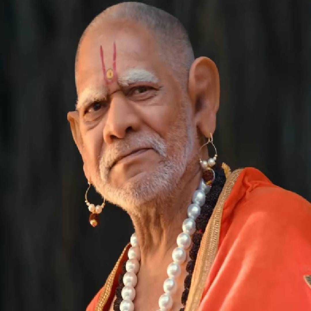 2015 मध्ये 'देऊळ बंद' हा चित्रपट प्रेक्षकांच्या भेटीला आला होता. अध्यात्म आणि विज्ञान यांची सांगड घालणारा, किंबहुना विज्ञानाचा आत्मा हा अध्यात्म आहे हे अधोरेखित करणाऱ्या तसंच श्री स्वामी समर्थ महाराज आणि वैज्ञानिक यांच्याभोवती फिरणाऱ्या कथेनं प्रेक्षकांच्या मनात एक वेगळी जागा निर्माण केली होती. आता दुसऱ्या भागात एका नास्तिक शेतकरी महिलेची कथा दाखवण्यात आली आहे.