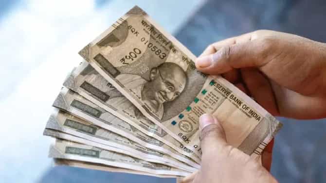 Vastushastra : धन प्राप्तीसाठी वास्तुशास्त्रातले चार सोपे उपाय, आयुष्यात कधी पैसे कमी पडणार नाहीत