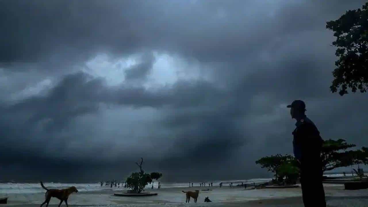 Monsoon Update : मान्सूनच्या आगमनाची नवी तारीख आली, आधी केरळ मगच कोकण; हवामान विभागाची मोठी अपडेट काय?