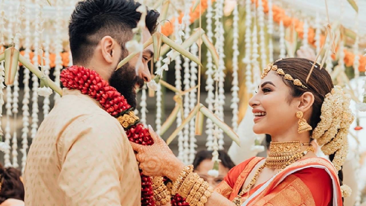 अभिनेत्री मौनी रॉय तिच्या वैवाहिक आयुष्यातील समस्यांमुळे चर्चेत आहे. सोशल मीडियावरील चर्चांदरम्यान मौनी आणि सूरजने अधिकृत पोस्ट लिहित चाहत्यांना विभक्त होत असल्याची माहिती दिली. यादरम्यान सूरज नांबियारची एक मुलाखत सोशल मीडियावर व्हायरल होत आहे. 
