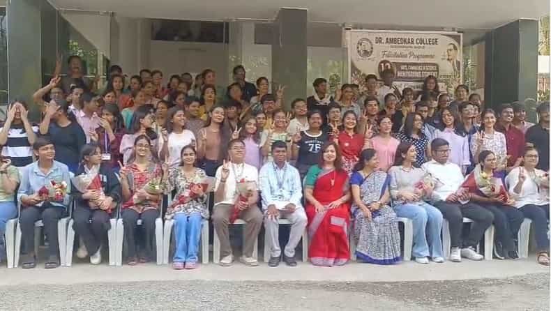 नागपूरच्या डॉ.बाबासाहेब आंबेडकर विद्यालयातील आदित्य मंगल या दृष्टी अधू असलेल्या विद्यार्थ्याने अपंगात्वावर मात करीत बारावीच्या परीक्षेत ८४ टक्के गुण मिळवून उल्लेखनीय यश संपादन केले आहे.