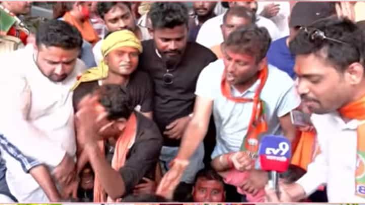 West Bengal Election Results 2026 | पश्चिम बंगालमधील भवानीपूर मतमोजणी केंद्राबाहेर मोठा गोंधळ, स्वत: ममता बॅनर्जी... West Bengal Election Results 2026 | पश्चिम बंगालमधील भवानीपूर मतमोजणी केंद्राबाहेर मोठा गोंधळ, स्वत: ममता बॅनर्जी...