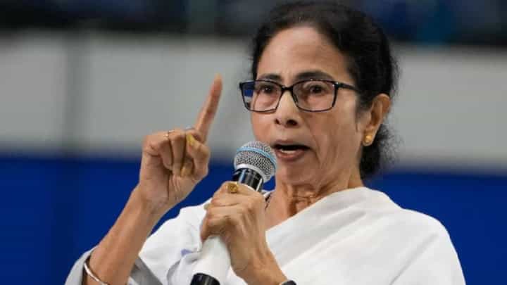 मोठी बातमी! ममता बॅनर्जी यांचा मुख्यमंत्री पदाचा राजीनामा देण्यास नकार, थेट म्हणाल्या... मोठी बातमी! ममता बॅनर्जी यांचा मुख्यमंत्री पदाचा राजीनामा देण्यास नकार, थेट म्हणाल्या...