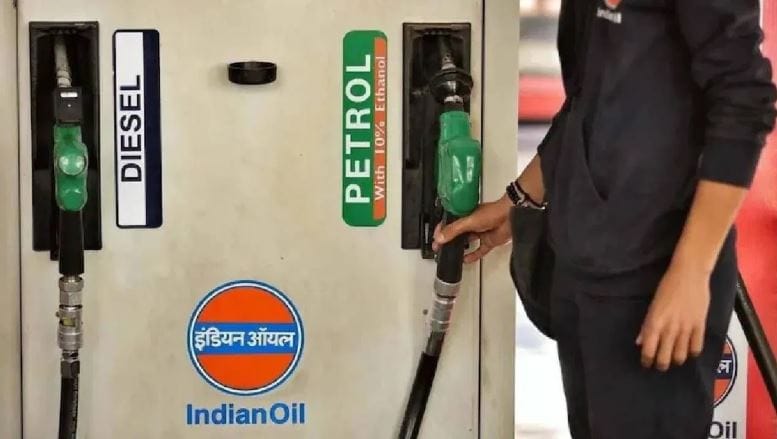 नोमुराचे अॅनालिस्ट बिनीत बंका यांच्या मतानुसार ऑईल मार्केटिंग कंपन्यांना ब्लेंडिड पेट्रोल आणि डिझेलवर लिटरमागे 25 रुपयांचे नुकसान होत आहे. त्यामुळे या कंपन्यांचा रोजचा तोटा हा 1380 कोटी रुपये आहे. 