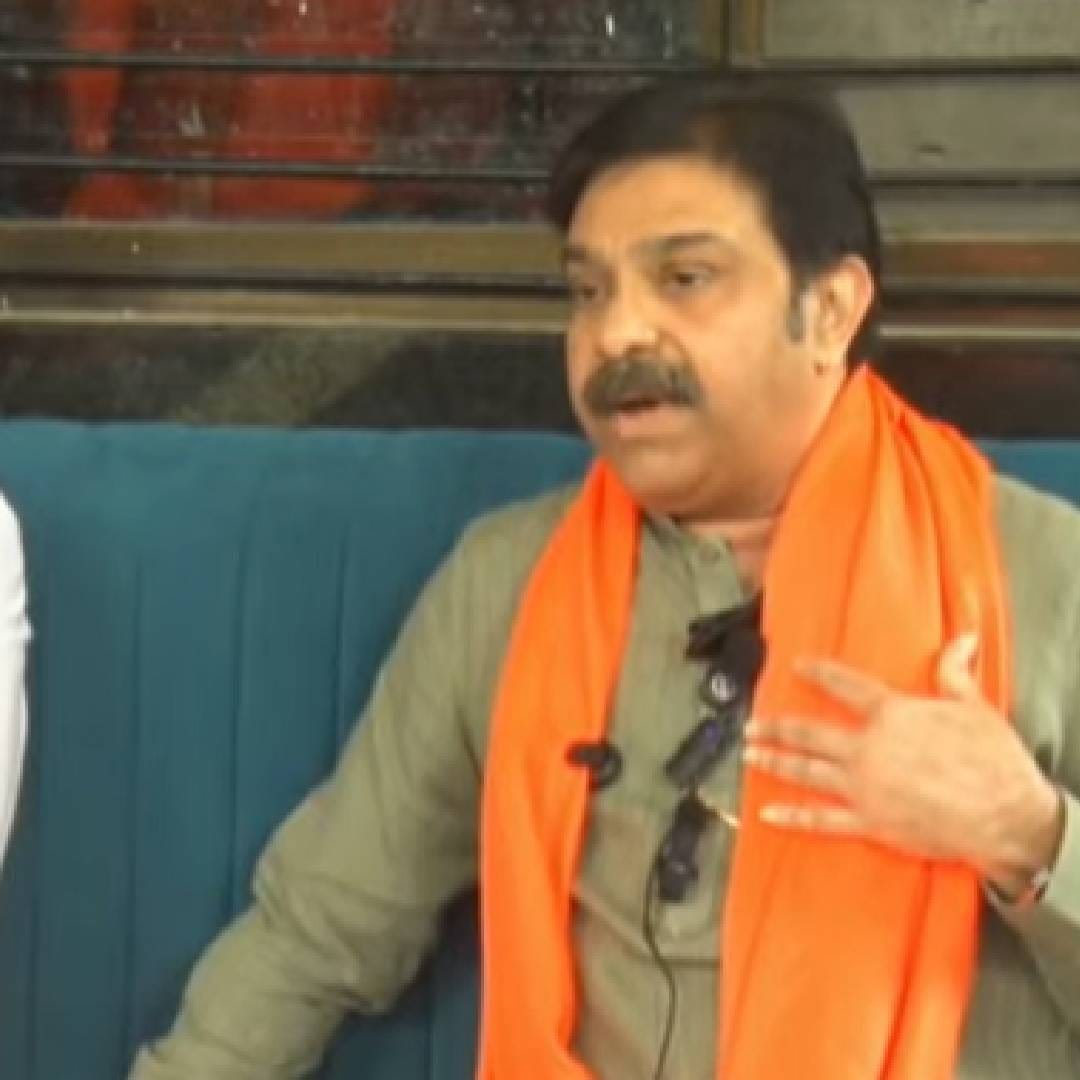 "मग कुठला तरी गरैसमजाचा विषय निघाला, मी दादांना प्रत्येकवेळेला विनंती केली की, तुम्ही पण देवेंद्र फडणवीसांना समजून घेतलं पाहिजे. त्यांनी काय केलं हे तुम्ही पण समजून घेतलं पाहिजे. कालच्या प्रेसमध्ये त्यांनी देवेंद्र फडणवीस यांचं कौतुक केलं. एकनाथ शिंदे यांनी सुद्धा समाजासाठी अनेक गोष्टी केल्या" असं प्रसाद लाड यांनी सांगितलं. 