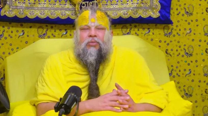 तुम्ही पूजा करताना तुमचे मन इकडे तिकडे भटकत असेल तर ती पूजा व्यर्थ जात आहे, असे मानने चुकीचे आहे. तुम्ही पुजेला बसणे, दिवा लावणे, फुल अर्पण करणे या गोष्टी व्यर्थ नसतात असे प्रेमानंद महाराजांनी सांगितले आहे.