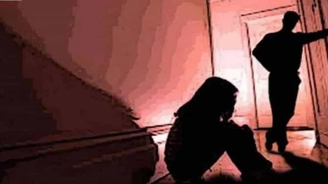पुण्यात 9 वर्षीय चिमुकलीवर पाशवी अत्याचार, घरी कोणी नसताना आजोबानेच टाकला हात; राज्यभरात संताप!