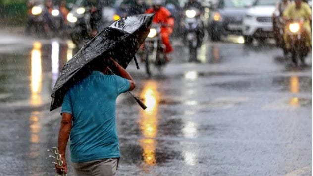 या काळात ज्या ठिकाणी पावसाच्या सरी बरसरणार आहेत, त्या भागात नागरिकांनी घरांची डागडुजी करावी. पाऊस आल्यानंतर झाडाखाली बसू नये, असे आवाहन करण्यात आले आहे. शेतकऱ्यांनी मान्सूनपूर्व तयारी करावी, असेही सांगितले जात आहे.