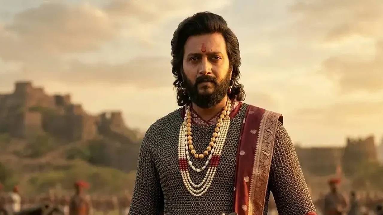 संवाद- छत्रपती शिवाजी महाराजांचा चित्रपट म्हटल्यावर त्यातील संवादांवर टाळ्यांचा कडकडाट झालाच पाहिजे, अभिमानाने ऊर भरून आला पाहिजे. 'राजा शिवाजी'मधील संवाद चांगले आहेत, परंतु थिएटरमधून बाहेर पडल्यानंतरही डोक्यात घुमू लागतील, एवढा त्यात दम नाही. भाषा आणि प्रभावशाली संवाद हे ऐतिहासिक चित्रपटांच्या बाबतीत अत्यंत महत्त्वाचे ठरतात. 
