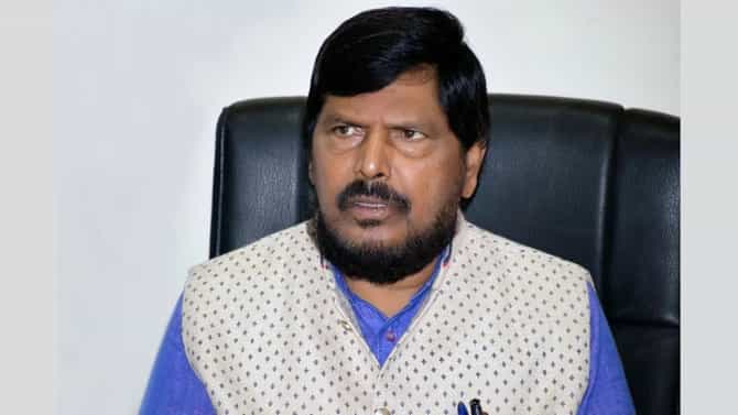 हातभट्टीवर कारवाई होत नसेल तर तिला सरकारी मान्यता द्या, केंद्रीय मंत्री रामदास आठवले यांचा सरकारला सल्ला