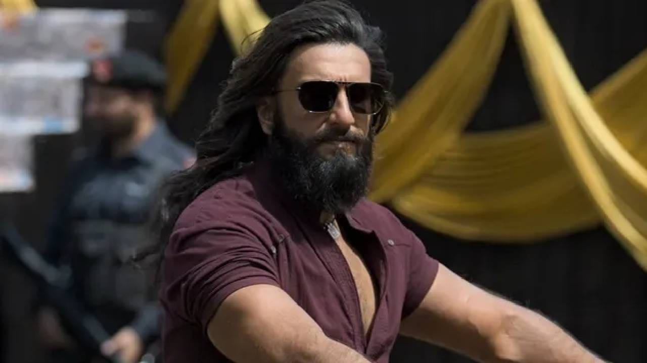 रणवीर सिंहच्या '83' या चित्रपटाने 184.36 कोटी रुपये, जयेशभाई जोरदारने 24.1 कोटी रुपये आणि सर्कसने फक्त 39.6 कोटी रुपयांचा गल्ला जमवला होता. तर रॉकी और रानी की प्रेम कहानी या चित्रपटाने 348.89 कोटी रुपयांची कमाई केली होती. आता धुरंधर फ्रँचाइजीच्या दमदार यशानंतर रणवीर बॉलिवूडमधील सर्वाधिक मागणी असलेला अभिनेता ठरला आहे.