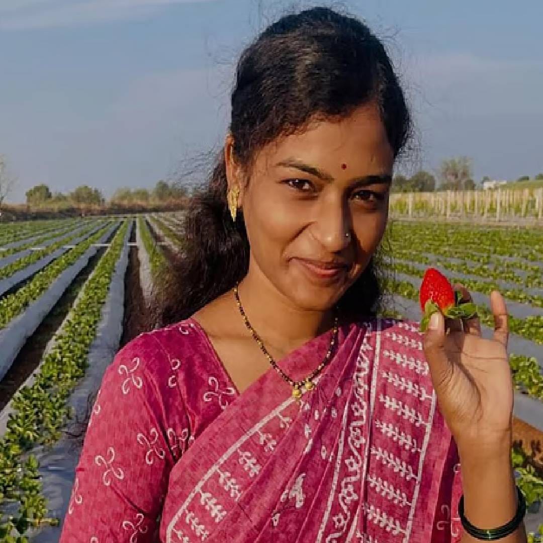 इन्स्टाग्रामवर रील्स बनवून आजवर अनेकजण रील स्टार बनले. सोशल मीडियावर अनेकदा मनोरंजनाने परिपूर्ण रील्स पोस्ट करणाऱ्यांच्या खऱ्या आयुष्यात काय समस्या असतील, याचा अंदाज मात्र कोणालाच बांधता येत नाही. सोलापुरातील मंगळवेढ्यातील रोहिणी पाराध्ये या रील स्टारने टोकाचं पाऊल उचलल्याने तालुक्यात एकच खळबळ उडाली आहे.