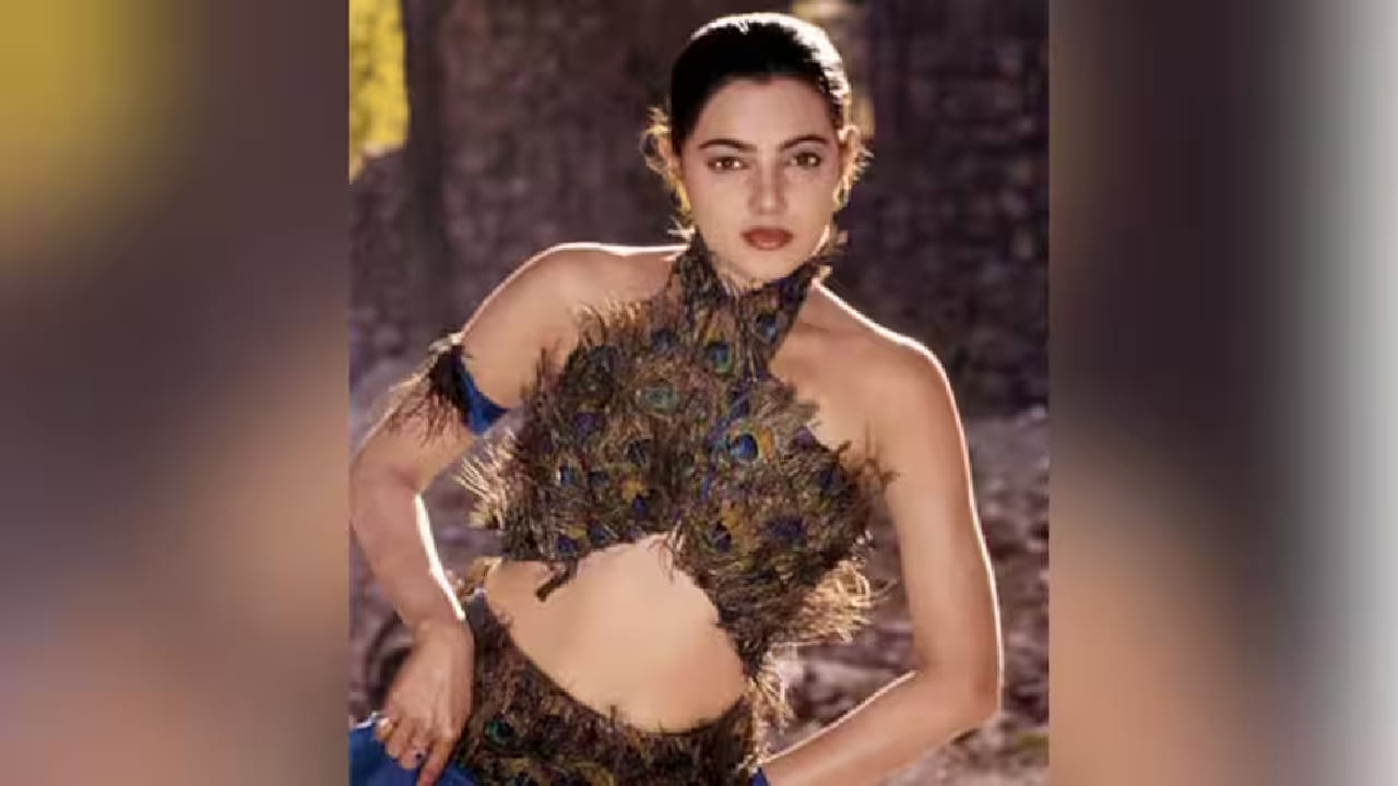 बॉलिवूडच्या चमचमत्या दुनियेमागे अनेक संघर्ष, अनुभव आणि न ऐकलेल्या गोष्टी दडलेल्या आहेत. विशेषतः पडद्यामागे काम करणाऱ्या कलाकारांचे अनुभव अनेकदा धक्कादायक असतात. अशाच काही आठवणी आणि अनुभव आता प्रसिद्ध बॅकग्राऊंड डान्सर रुबीना खानने शेअर केला आहे.