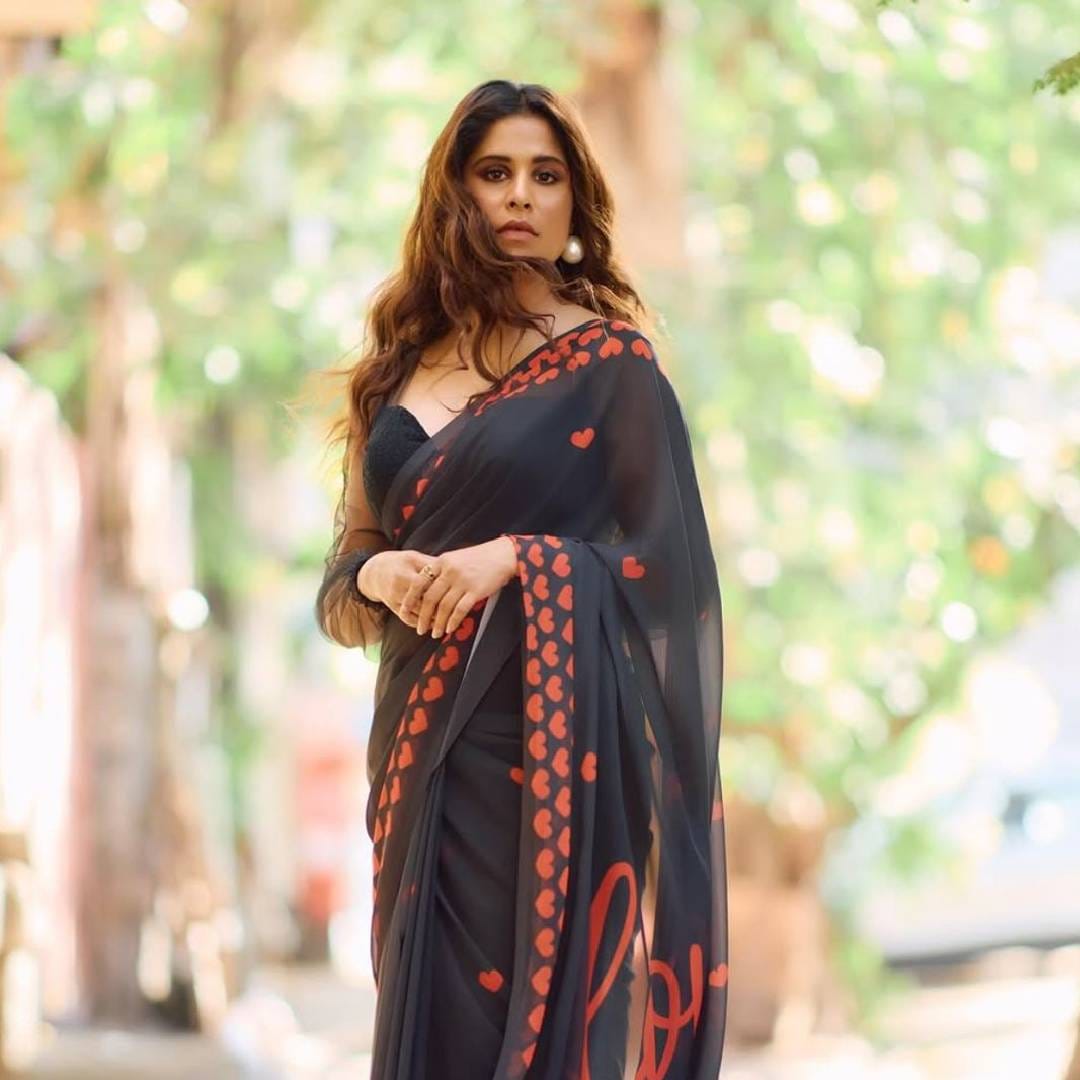 सई ताम्हणकरने आजवर केलेल्या भूमिका या कायम कौतुकास्पद राहिल्या आहेत. गुलकंद, पाँडिचेरी, दुनियादारी, मिडियम स्पायसी, कुलकर्णी चौकातला देशपांडे, वजनदार, यांसह मानवत मर्डर्स, बेरोजगार, डब्बा कार्टेल, अग्नी, ग्राऊंड झिरो, मिमी, मटका किंग अशा मराठी-हिंदी चित्रपट वेब सीरिजमधल्या तिच्या भूमिका या नेहमीच प्रेक्षकांच्या लक्षात राहणाऱ्या आहेत.
